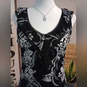 White House Black Market Floral Sleeveless Top with Ruffle V-Neck Size Small